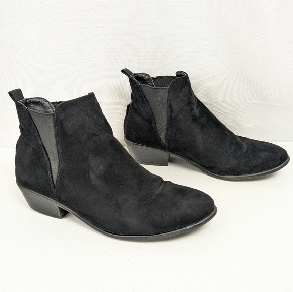 Women's Black Suede Ankle Boots Low Heel Slip On Size 8 - Picture 3 of 9